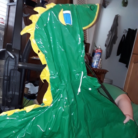 Childs Dinosaur Rain Poncho - Picture 1 of 3